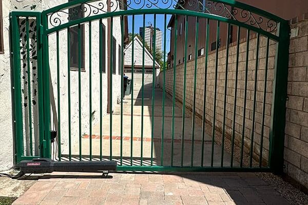 driveway-gate-24 driveway-gate-24